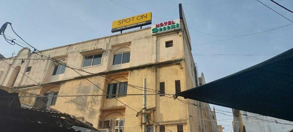 Spot On Hotel Decent Ананд Экстерьер фото