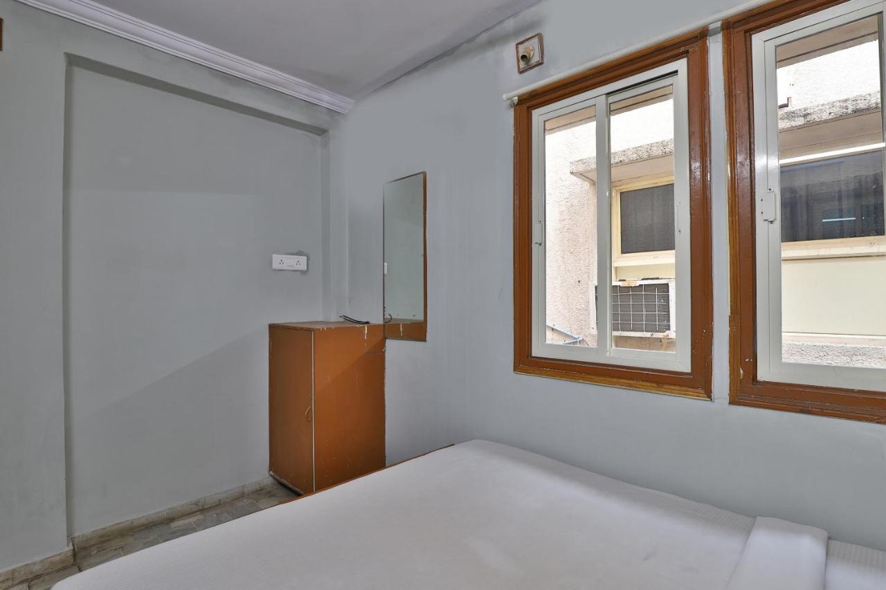 Spot On Hotel Decent Ананд Экстерьер фото