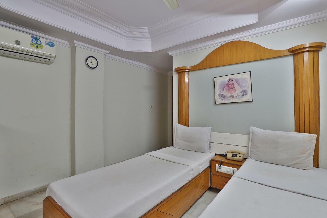 Spot On Hotel Decent Ананд Экстерьер фото