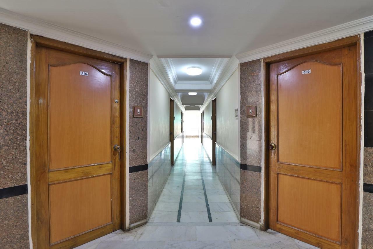 Spot On Hotel Decent Ананд Экстерьер фото